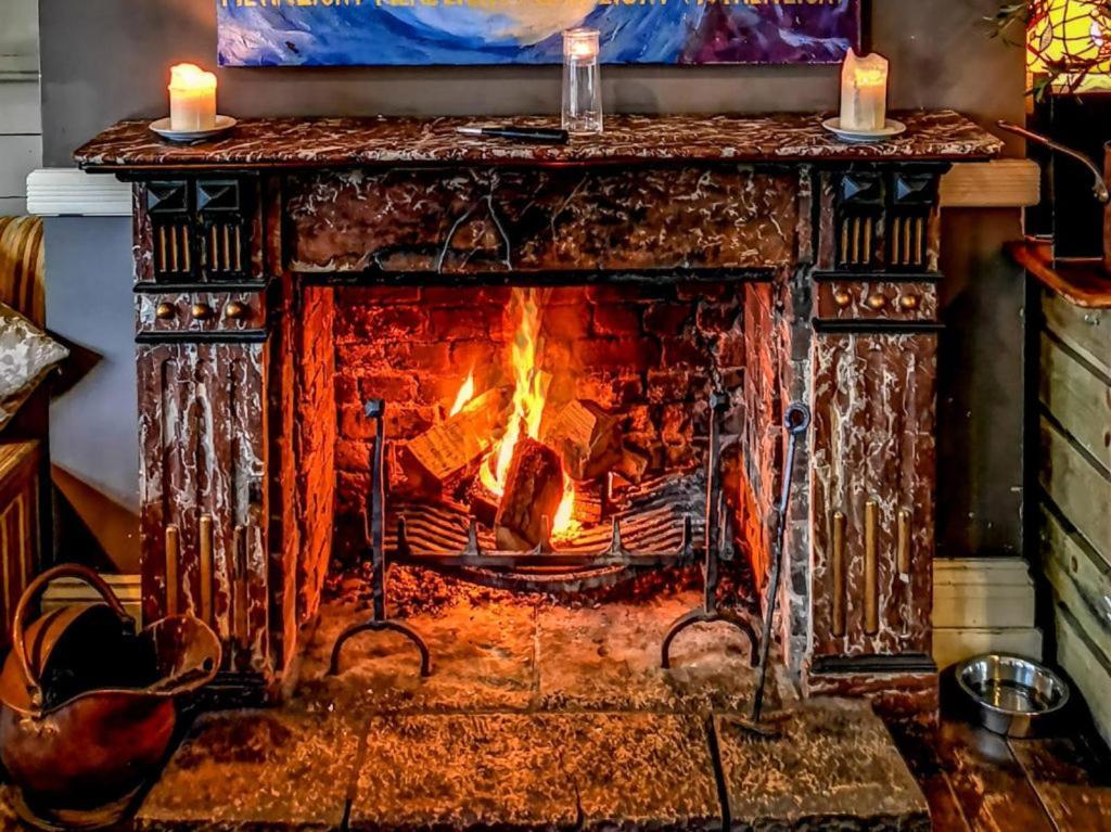 Ox Hotel, Bar, & Grill プール エクステリア 写真