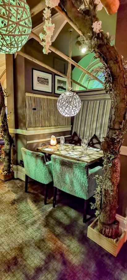 Ox Hotel, Bar, & Grill プール エクステリア 写真