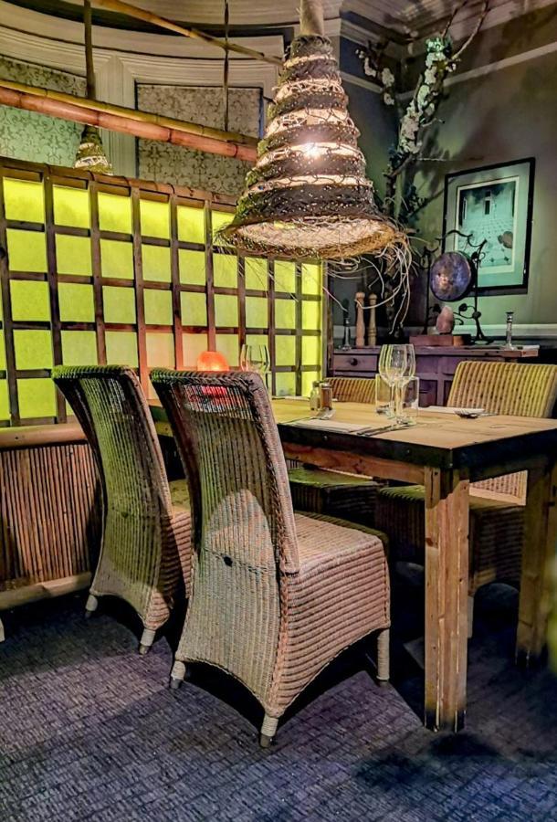 Ox Hotel, Bar, & Grill プール エクステリア 写真