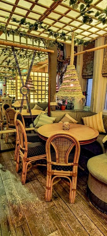 Ox Hotel, Bar, & Grill プール エクステリア 写真