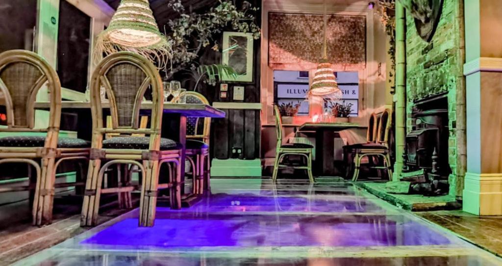 Ox Hotel, Bar, & Grill プール エクステリア 写真
