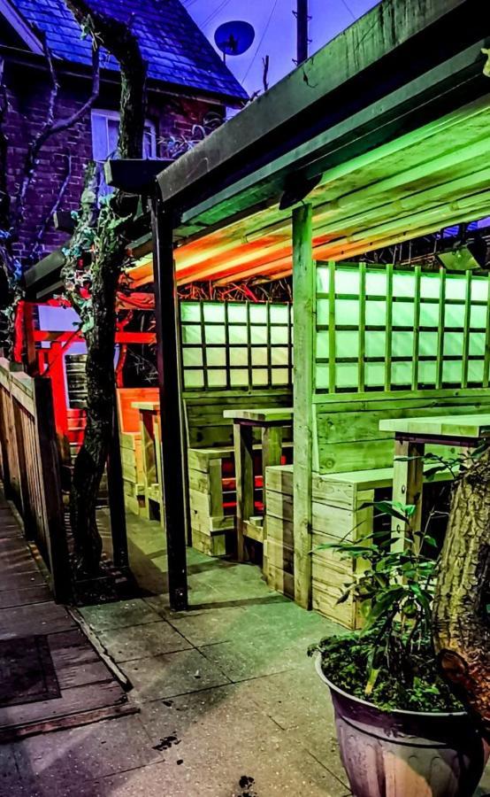 Ox Hotel, Bar, & Grill プール エクステリア 写真