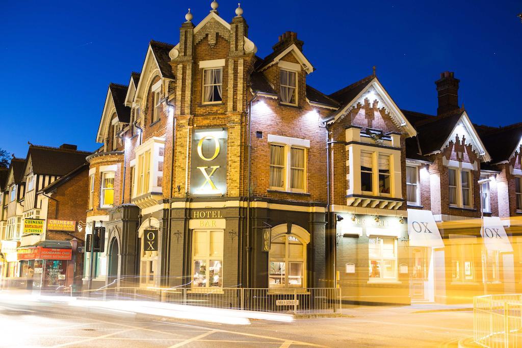 Ox Hotel, Bar, & Grill プール エクステリア 写真